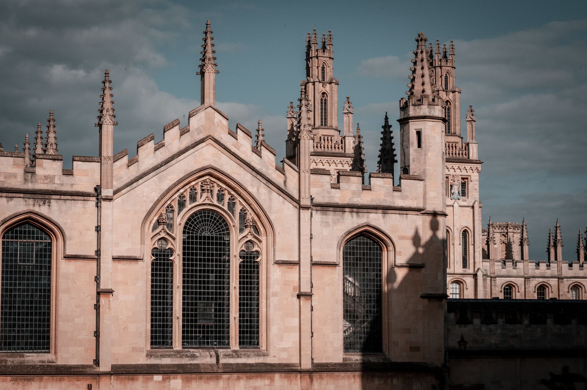 Newcastle University MSc Operations, Logistics and Supply Chain Management 运营、物流与供应链管理 entry requirements official information check