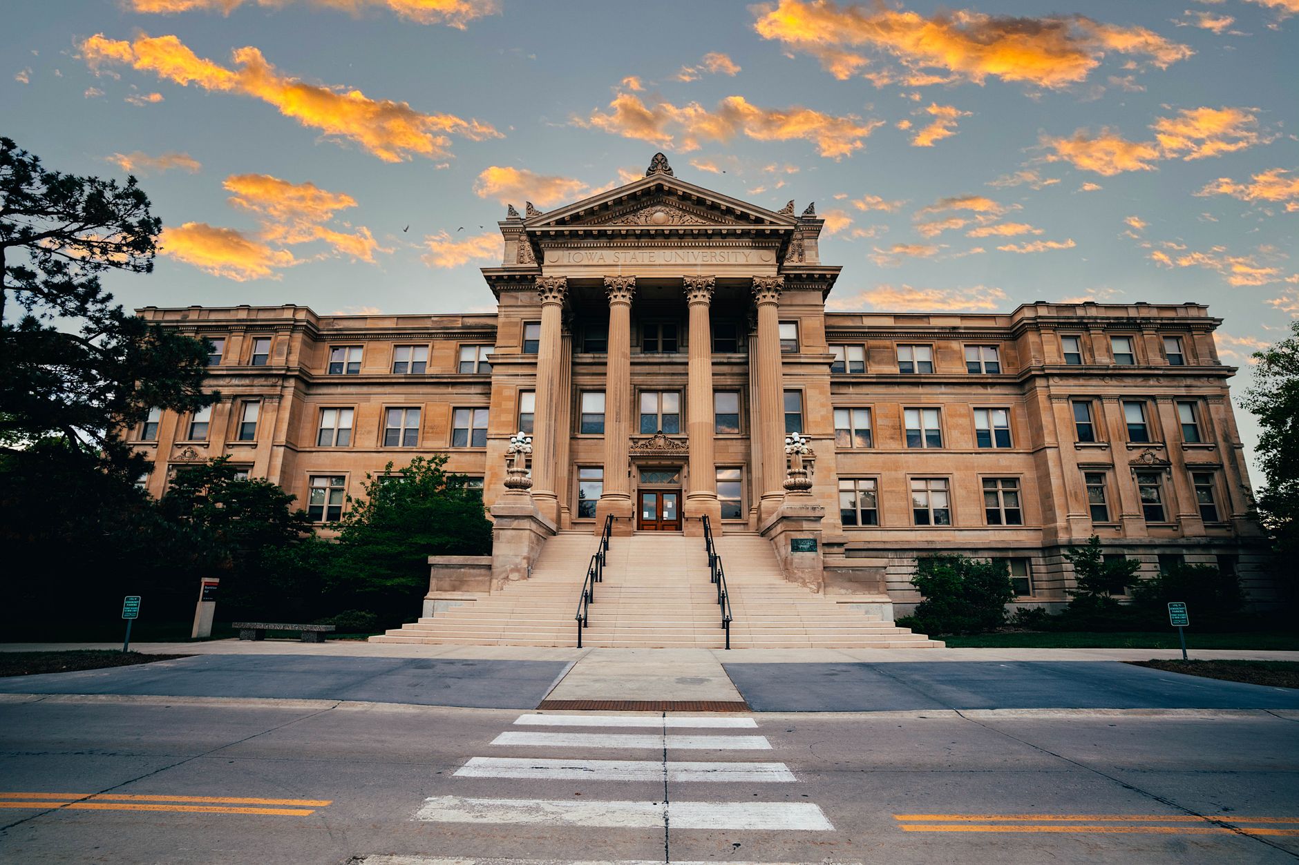 Guia Iowa State University 2026: Requisitos de Admissão, Taxas e Rankings para Estudantes Internacionais
