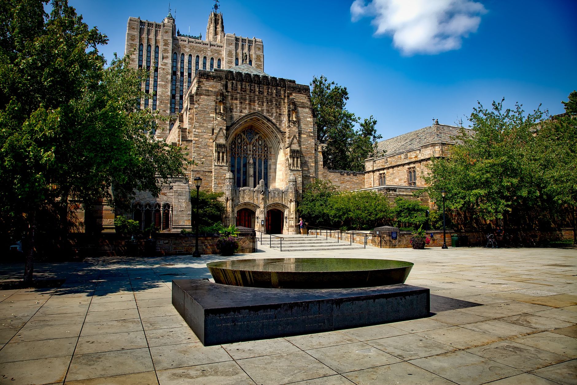 University of New Haven 2026: ข้อกำหนดการรับสมัคร ค่าเทอม และหลักสูตรยอดนิยม