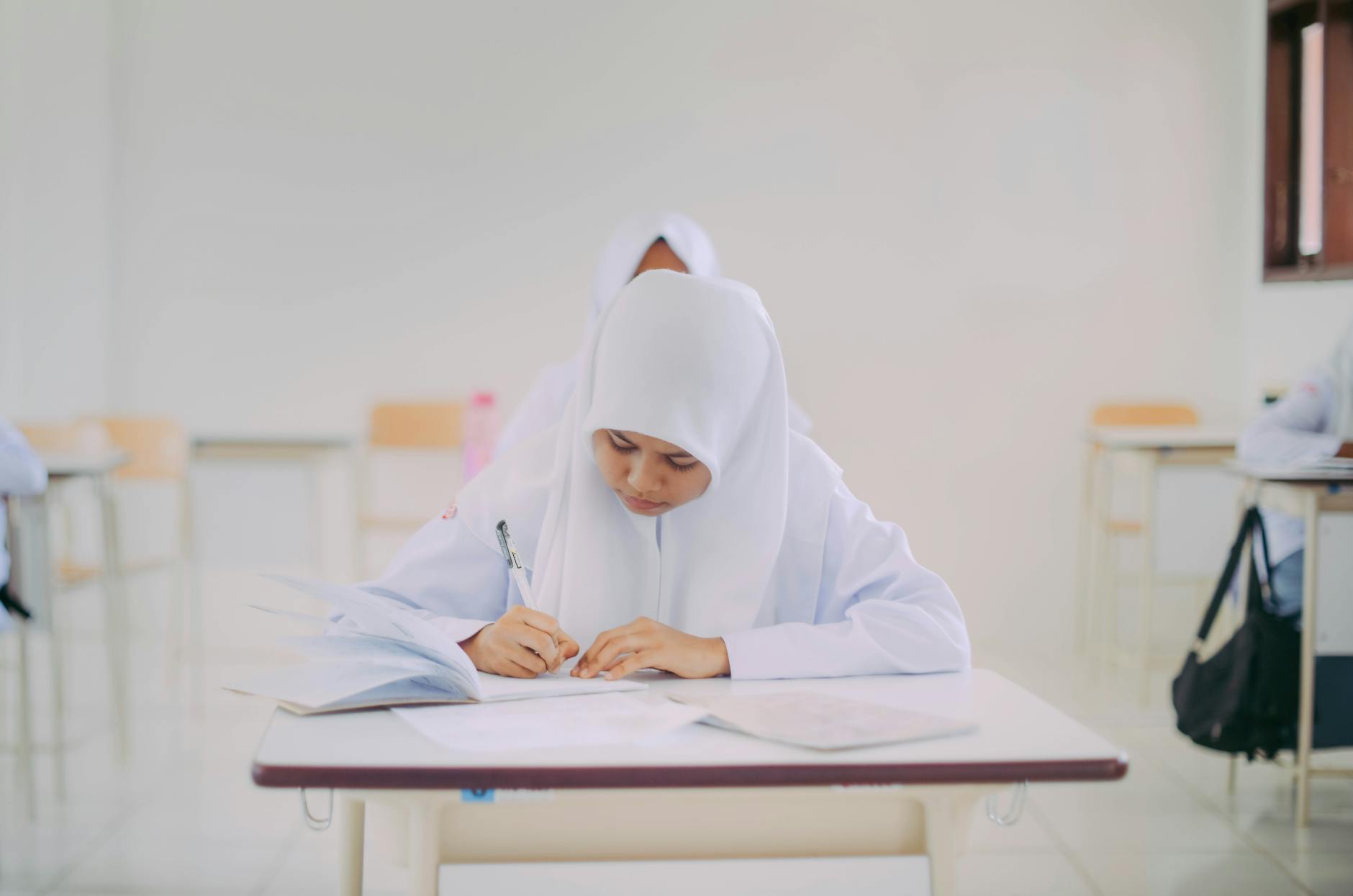 ROI Kuliah Kedokteran di 10 Negara 2026: Mana Paling Menguntungkan?