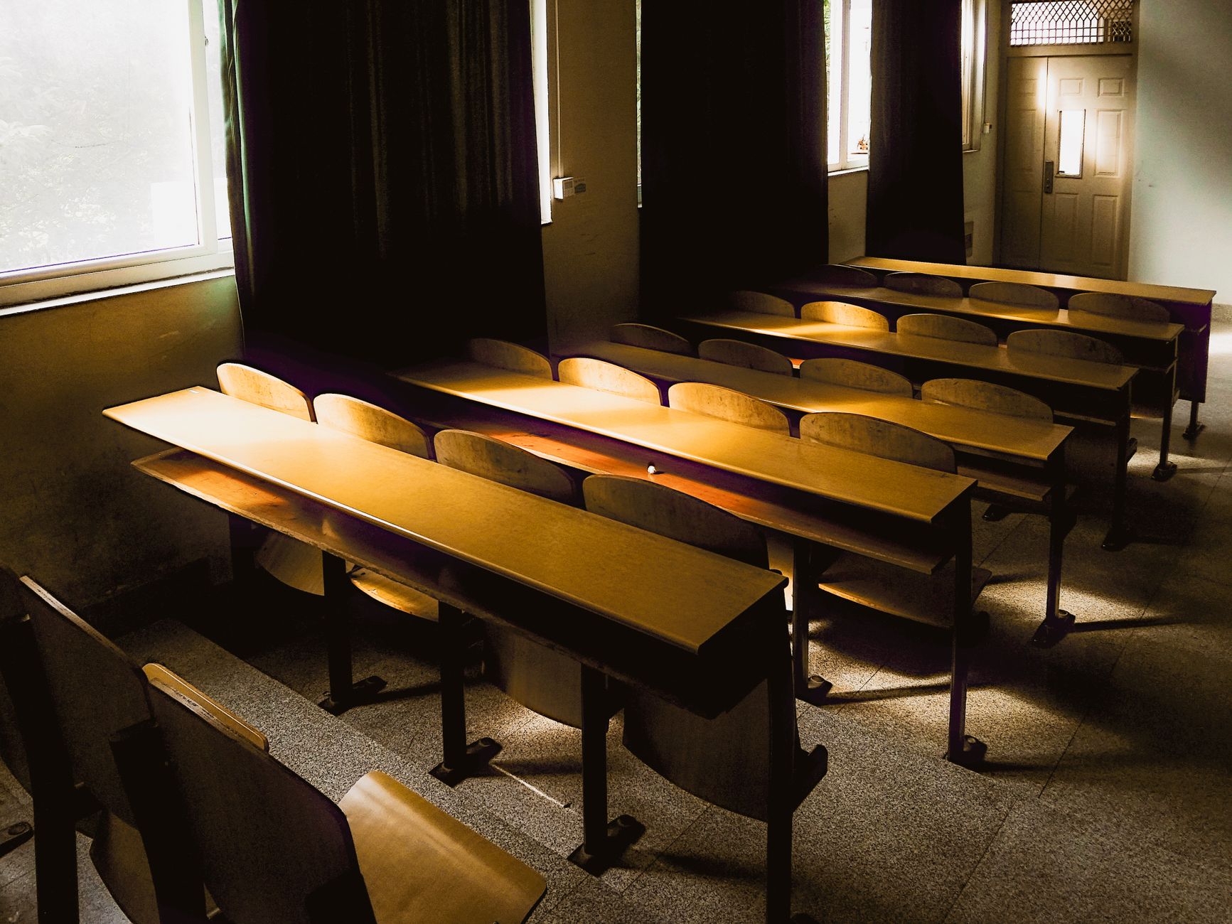 2026年 学部留学のキャリア別ROI比較：CS・金融・法律・医学