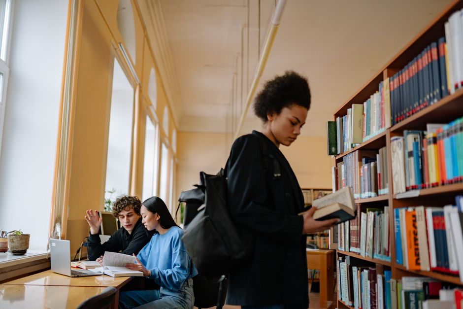 2026年 スペイン大学留学：費用・ビザ・英語プログラムを徹底比較