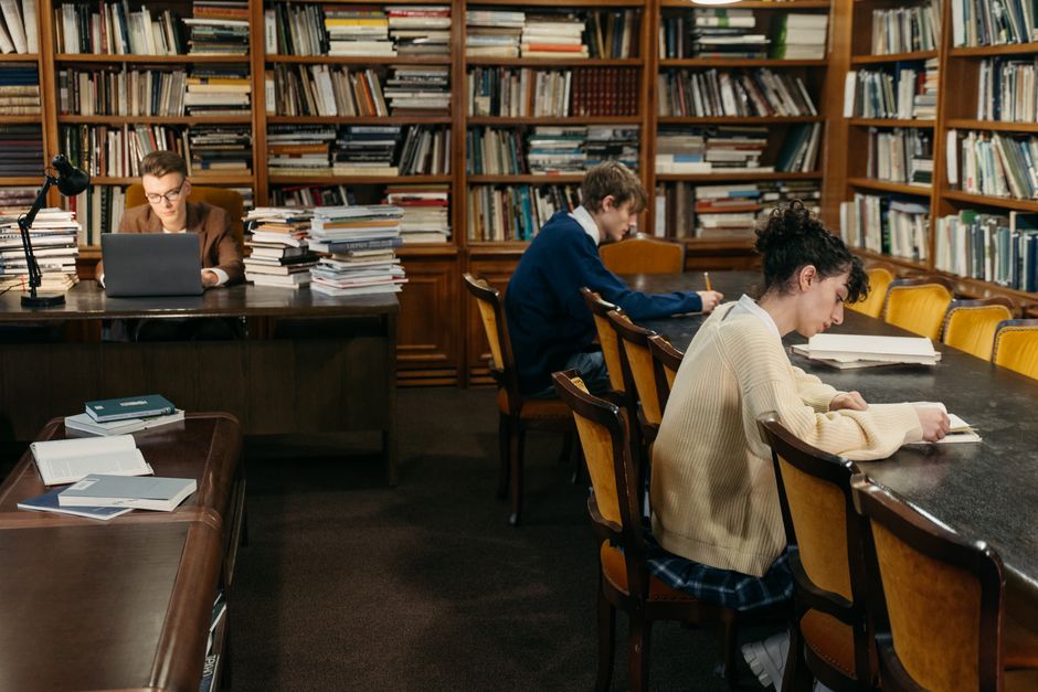 2026年 ハンガリー大学留学：費用・ビザ・英語コースを徹底比較